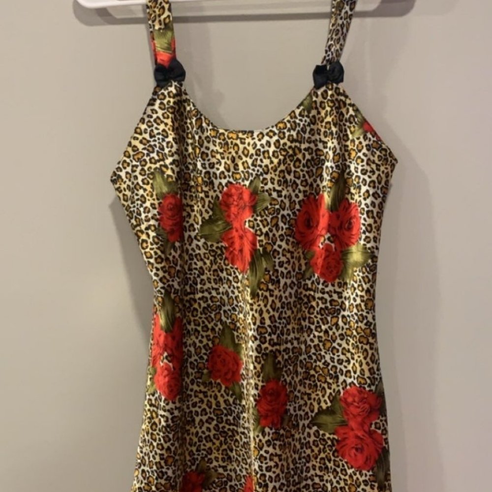 Robe - Picture 5 of 6